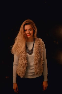 model akşam ev / akşam görüntü rahat ev güzel yetişkin seksi model