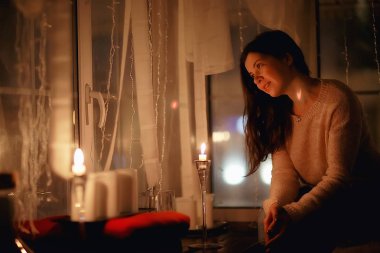 model akşam ev / akşam görüntü rahat ev güzel yetişkin seksi model