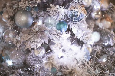 Yeni Yıl Dekorasyon Arka Plan / Bulanık Güzel Noel Arka Plan, Dekore Noel Köknar On Oyuncaklar