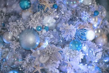 Yeni Yıl Dekorasyon Arka Plan / Bulanık Güzel Noel Arka Plan, Dekore Noel Köknar On Oyuncaklar