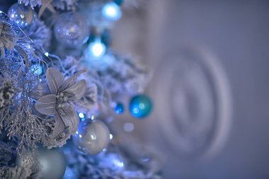 Yeni Yıl Dekorasyon Arka Plan / Bulanık Güzel Noel Arka Plan, Dekore Noel Köknar On Oyuncaklar