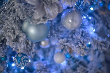 Yeni Yıl Dekorasyon Arka Plan / Bulanık Güzel Noel Arka Plan, Dekore Noel Köknar On Oyuncaklar