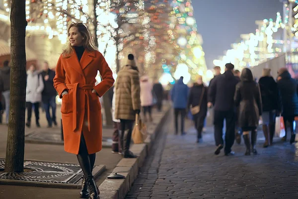 Christmas Walk City Adult Girl Walks Night City Festive Night — Stock Photo, Image