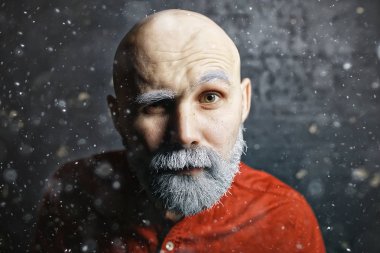 hipster noel baba kış portresi sakallı bir adamın / gri sakal ve bıyık, noel portre adam