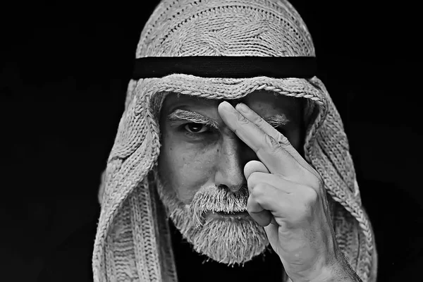 Homem Maquiagem Com Uma Barba Conceito Oriental Retrato Vestido Tradicional — Fotografia de Stock