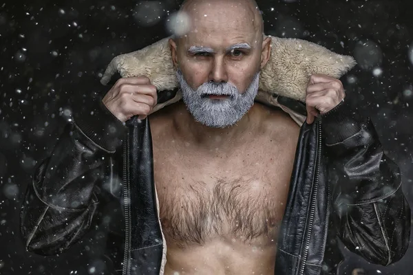 Brutal Hipster Med Ett Grått Skägg Jul Vinter Porträtt Brutal — Stockfoto