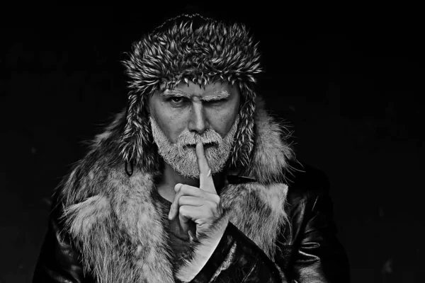힙스터 따뜻한 초상화 사람에 수염을 잔인한 — 스톡 사진