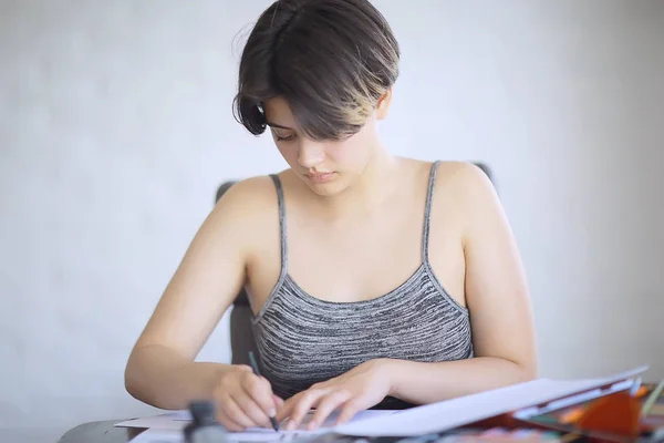 Retrato Una Chica Profesión Diseñador Retrato Una Hermosa Joven Profesional — Foto de Stock