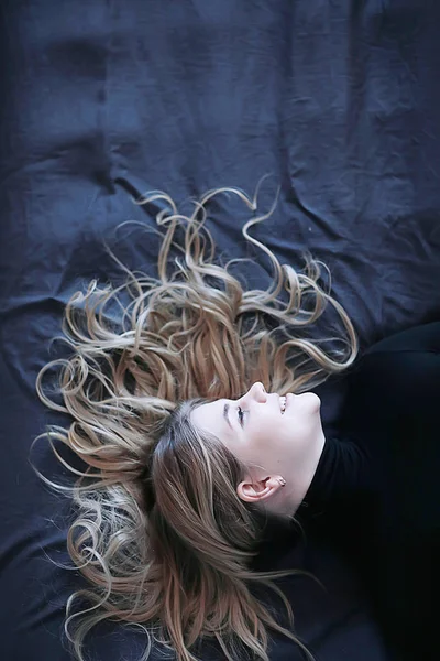 Suéter Loira Bonito Retrato Olhar Inverno Retrato Modelo Bonito Com — Fotografia de Stock