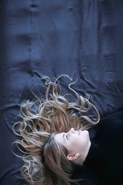 güzel sarışın xxl diyet / kilolu, kavram yağ güzel genç model