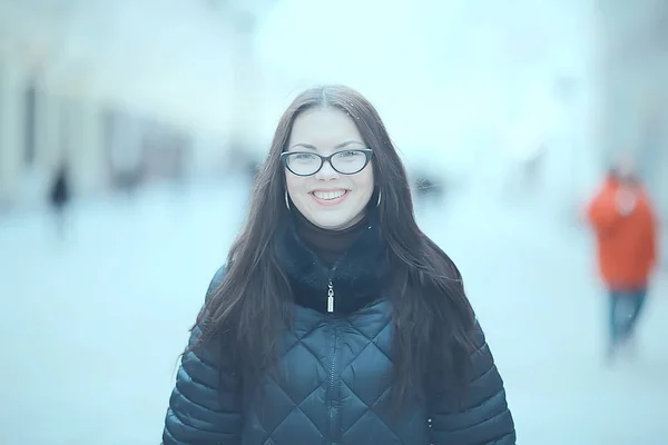 Dorosły Model Dziewczyna Płaszcz Zima Spacer Miasto Boże Narodzenie Wakacje — Zdjęcie stockowe