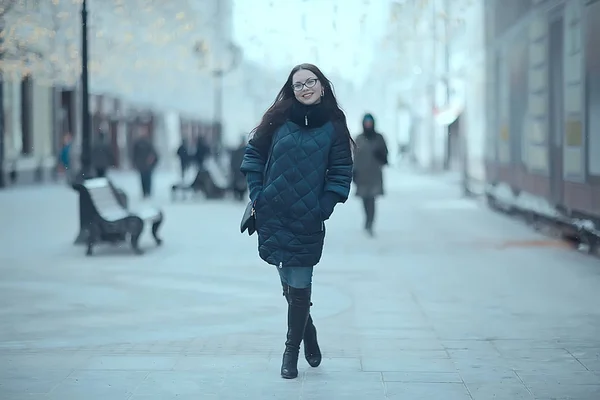 Menina Inverno Descontos Compras Jovem Adulto Modelo Bonito Roupas Inverno — Fotografia de Stock