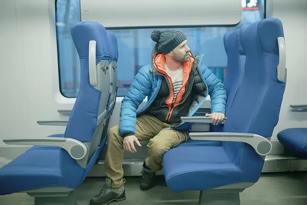 Mann Sitzt Zug Fenster Konzept Der Beförderung Von Menschen Passagieren — Stockfoto