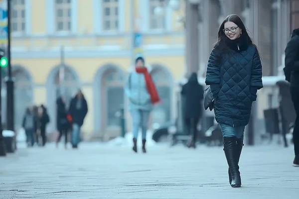 Fille Hiver Rabais Shopping Jeune Adulte Beau Modèle Vêtements Hiver — Photo