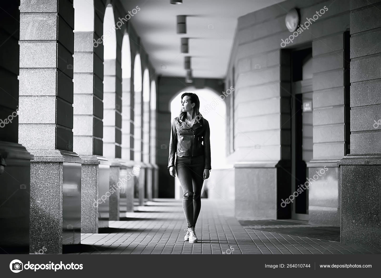 Walk Girls Moscow Lonely Girl Autumn Walks Jacket City — Stock