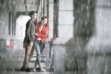 yağmur sevenler / yağmur ile sonbahar hava, yağmur dışında kişi