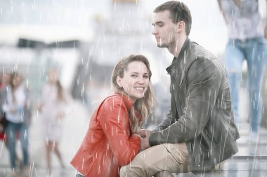 yağmur sevenler / yağmur ile sonbahar hava, yağmur dışında kişi