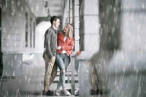 yağmur sevenler / yağmur ile sonbahar hava, yağmur dışında kişi