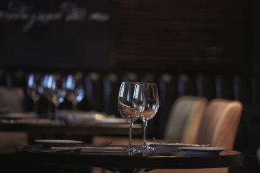 konsept alkol cam / güzel cam, şarap restoran tatma yaşlı şarap