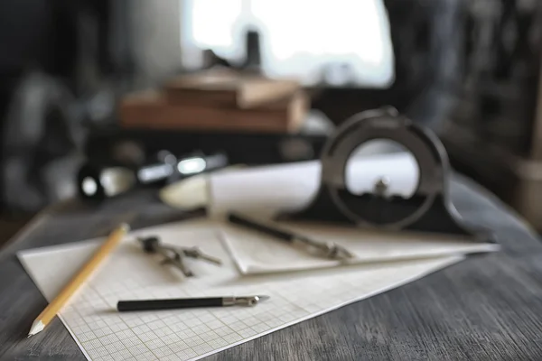 绘图工具 概念工程项目复古 指南针铅笔纸教育起草 — 图库照片
