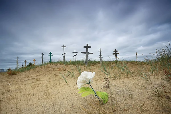 Cruzes Graves Cemitério Deserto Conceito Mudança Climática Aquecimento Desastre Apocalipse — Fotografia de Stock