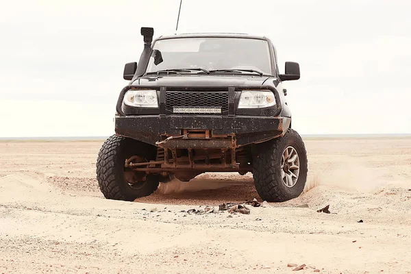 Suv Dans Désert Vieux Véhicule Tout Terrain Vintage Expédition Dans — Photo