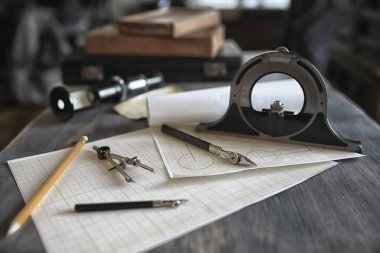 çizim araçları, kavram mühendisliği proje vintage / pusula kalem kağıt eğitim taslak