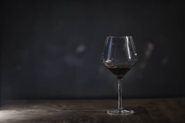 konsept alkol cam / güzel cam, şarap restoran tatma yaşlı şarap