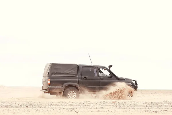 Geländewagen Der Wüste Oldtimer Geländewagen Expedition Der Wüste Sand Extrem — Stockfoto