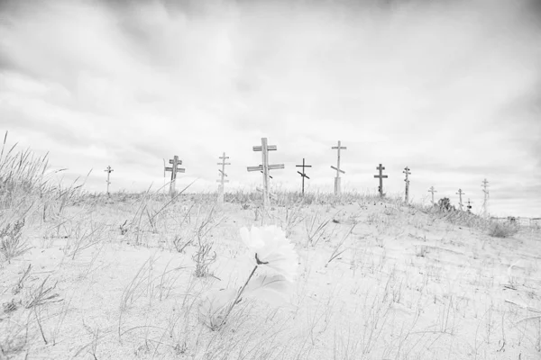 Cruzes Graves Cemitério Deserto Conceito Mudança Climática Aquecimento Desastre Apocalipse — Fotografia de Stock