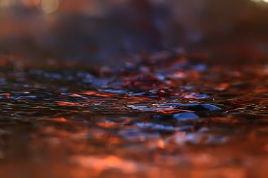 su / kahverengi dere, bataklık, turba su doku kahverengi renk soyut arka plan dalgalanmaları