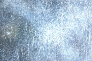 Metal, metaldeki mavi arkaplan çiziklerini soyut / boş çerçeve çizer