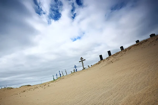 Cruzes Graves Cemitério Deserto Conceito Mudança Climática Aquecimento Desastre Apocalipse — Fotografia de Stock