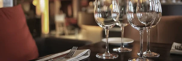 Panorama Restaurante Configuração Fundo Estreito Longo Interior Cafe Cutlery — Fotografia de Stock