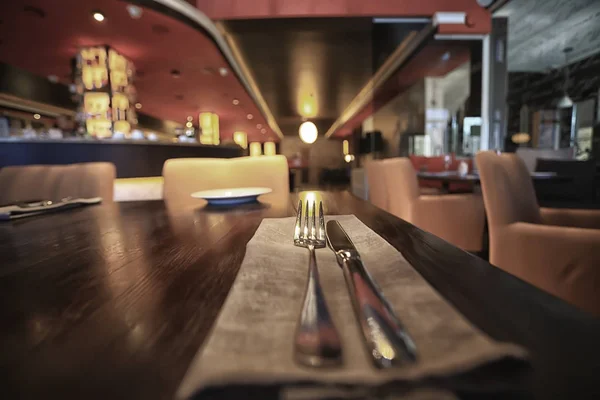 Voorvork Mesje Het Interieur Van Het Restaurant Tafel Een Café — Stockfoto