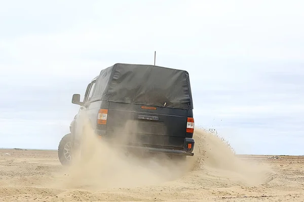 Geländewagen Der Wüste Oldtimer Geländewagen Expedition Der Wüste Sand Extrem — Stockfoto