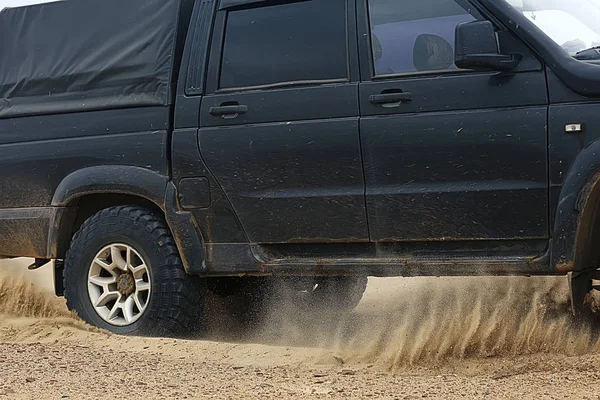 Suv Pustyni Stary Vintage Pojazd Terenowy Ekspedycja Pustyni Piasku Samochody — Zdjęcie stockowe