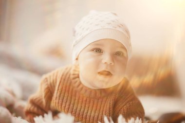 neşeli sağlıklı bebek gülümseyen / küçük bir çocuk portresi, erkek küçük oğlu neşeli sağlık