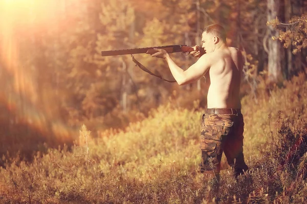 Hunting Man Hunter Gun Hunting Autumn Forest Yellow Trees Landscape — Stock Photo, Image