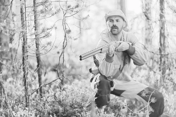 남자는 사냥과 사냥꾼간다 — 스톡 사진