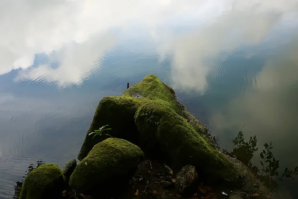 Paisagem Lago Ilhas Filipinas Lago Vulcão Tropical Com Uma Casa — Fotografia de Stock