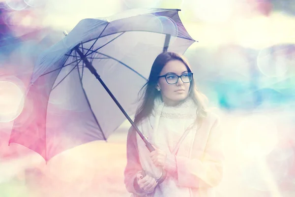 Menina Guarda Chuva Floresta Paisagem Outono Vista Jovem Mulher Com — Fotografia de Stock