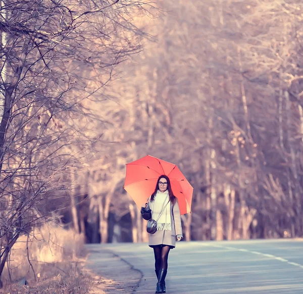 Felicità Ragazza Autunno Vista Ragazza Vista Felicità Autunno Paesaggio — Foto Stock