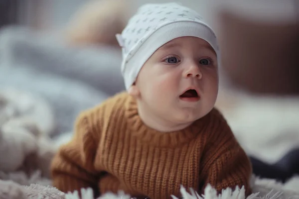 Kid Een Warme Trui Kind Jongen Portret Seizoensgebonden Kleren Warme — Stockfoto