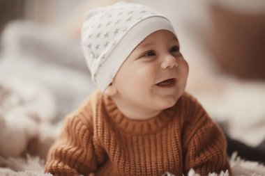 neşeli sağlıklı bebek gülümseyen / küçük bir çocuk portresi, erkek küçük oğlu neşeli sağlık