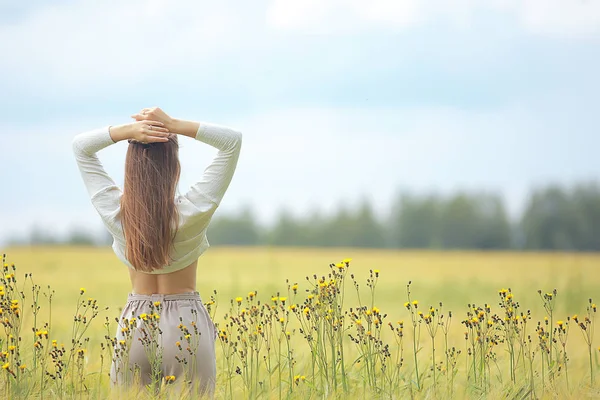 Automne Champ Fille Santé Beau Jeune Modèle Paysage Dans Champ — Photo