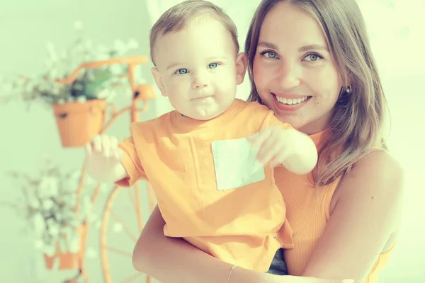 Madre Con Niño Pequeño Dos Familia Madre Hijo Maternidad Salud — Foto de Stock