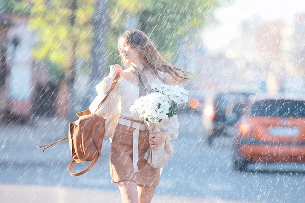 Letní Déšť Romantická Dívka Štěstí Meteorologický Déšť Letní Nálada Šťastná — Stock fotografie