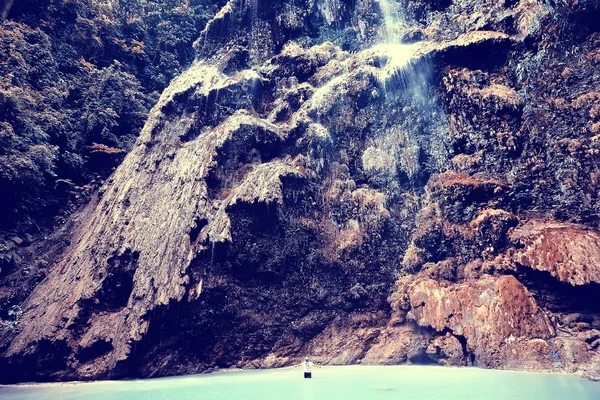 Cascata Della Giungla Filippini Fiume Cascate Dalle Rocce Cascata Sulle — Foto Stock