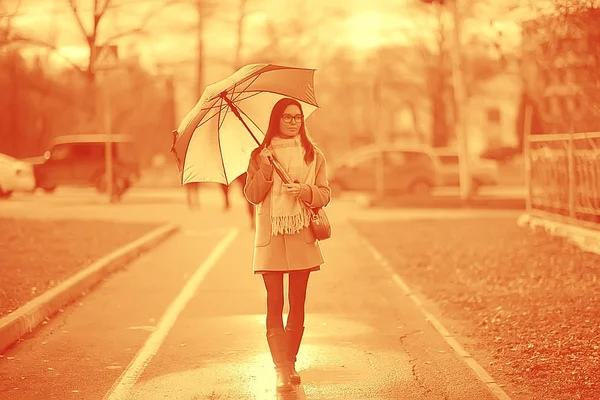 Lány Esernyő Város Városi Nézet Táj Modell Októberben — Stock Fotó
